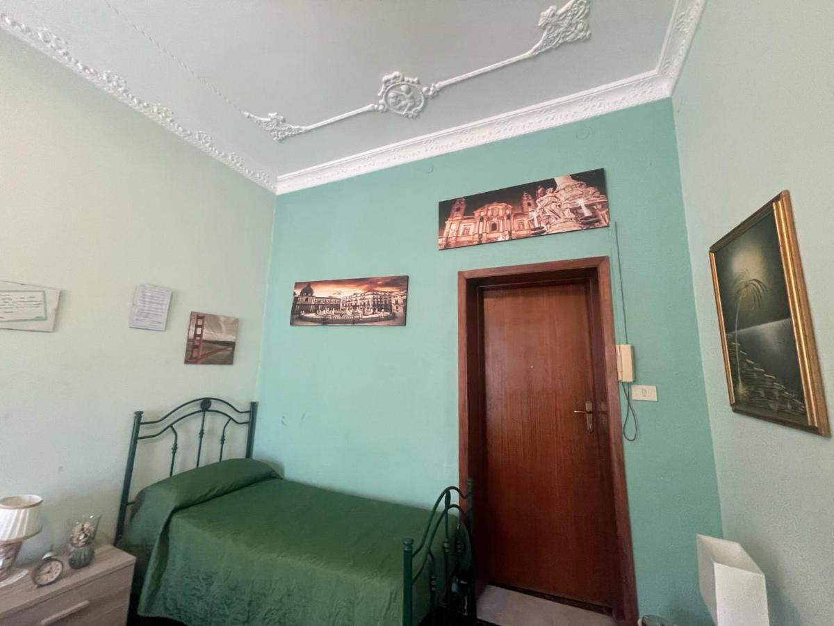 Maya'S Apartment Close To Ballaro Market And Central Station Palermo Exteriör bild