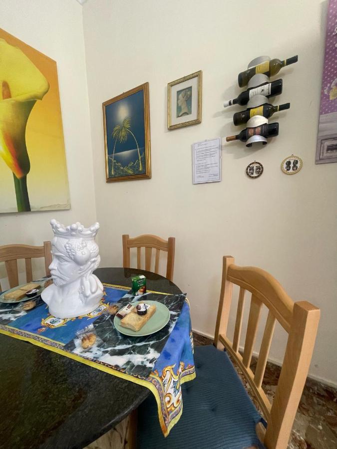 Maya'S Apartment Close To Ballaro Market And Central Station Palermo Exteriör bild