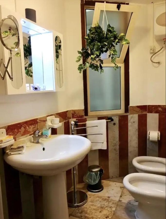 Maya'S Apartment Close To Ballaro Market And Central Station Palermo Exteriör bild